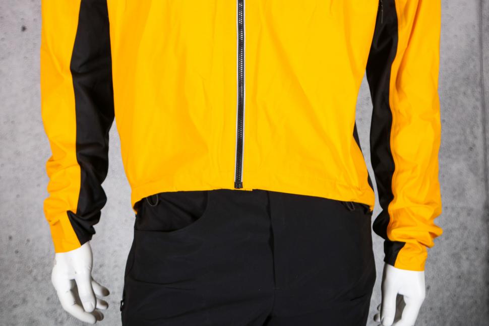 2022 Showers Pass Spring Classic Jacket - hem.jpg