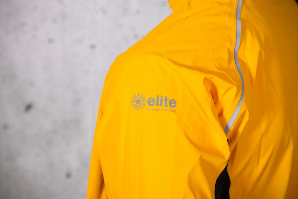2022 Showers Pass Spring Classic Jacket - shoulder detail.jpg