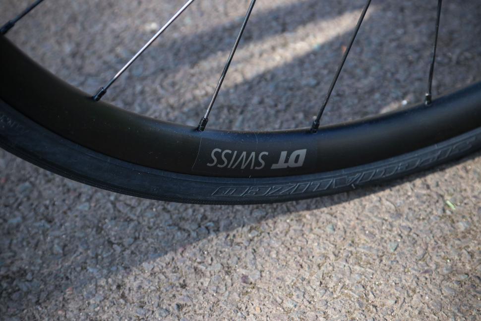 2022 Specialized Allez Sprint Comp - rim.jpg