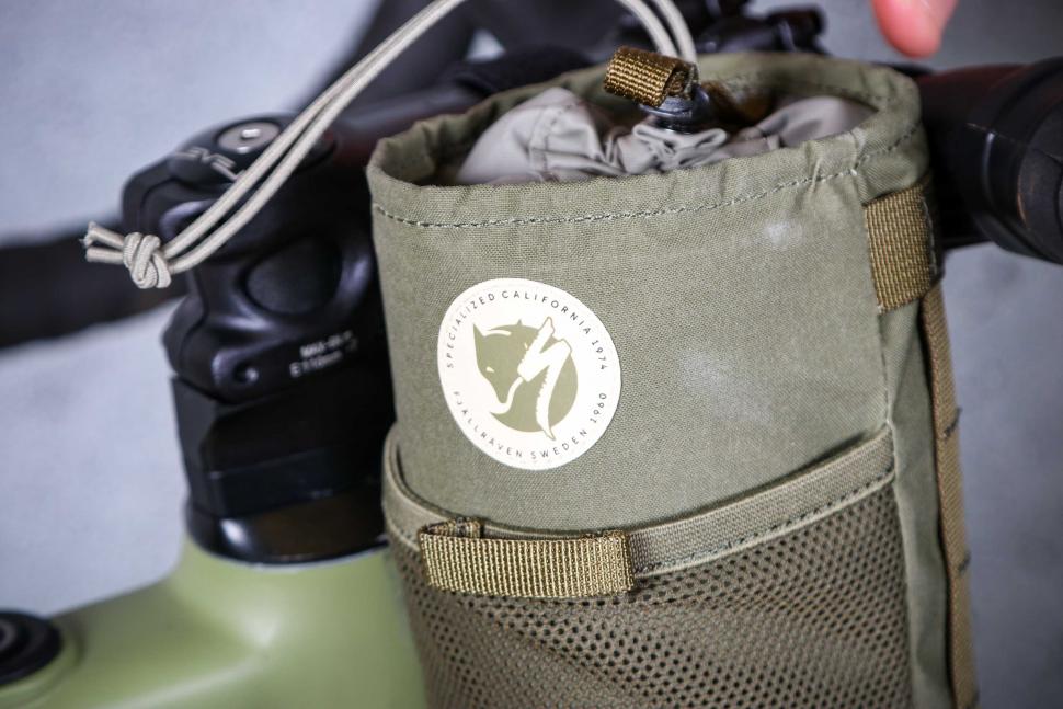 2022 Specialized-Fjallraven Snack Bag - loop and logo.jpg