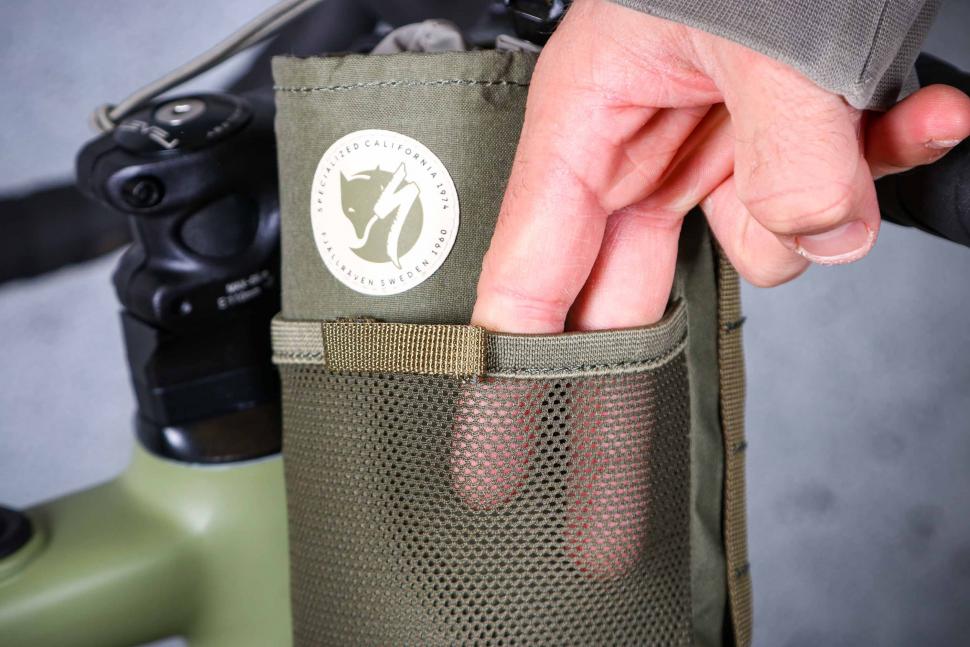 2022 Specialized-Fjallraven Snack Bag - mesh pocket.jpg