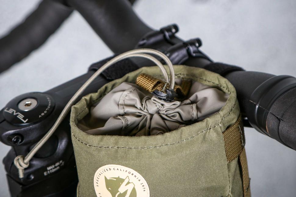 2022 Specialized-Fjallraven Snack Bag - top.jpg