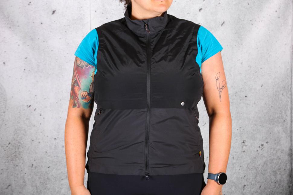 2022 Specialized Fjallraven Women's Adventure Vest.jpg