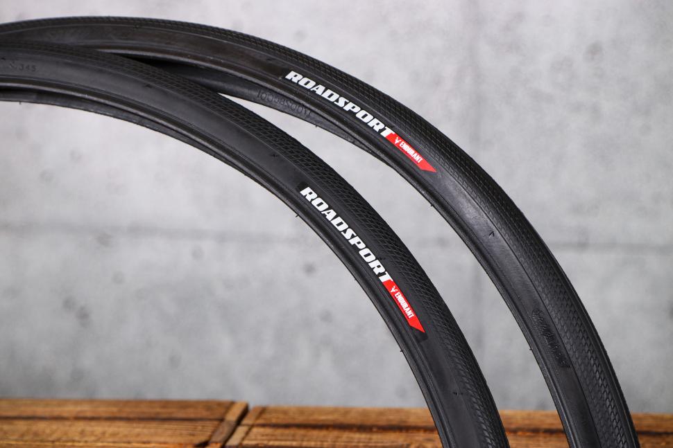 2022 Specialized Roadsport tyres 1.jpg