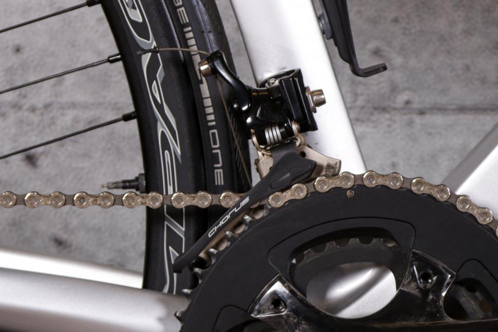 2022 Tifosi Auriga Disc Chorus 12x Hydro - front mech.jpg