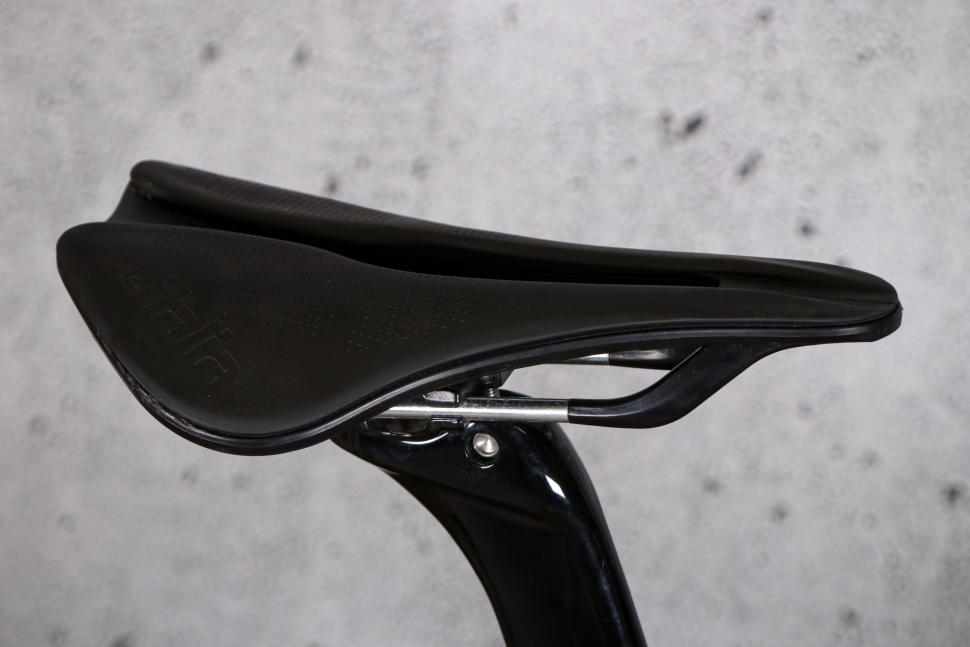 2022 Tifosi Auriga Disc Chorus 12x Hydro - saddle.jpg
