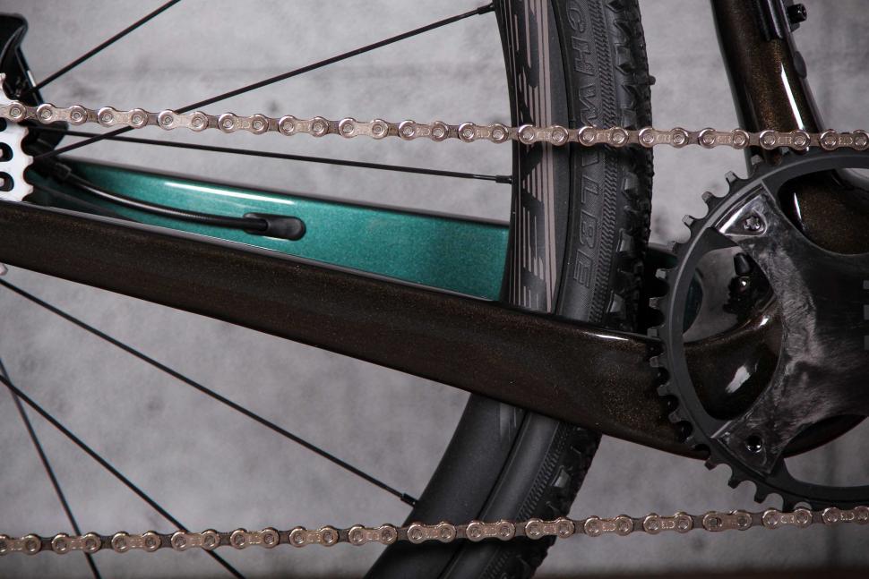 2022 Tifosi Cavazzo Disc Ekar 13x - chain stays.jpg