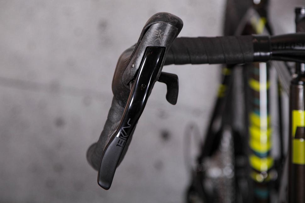 2022 Tifosi Cavazzo Disc Ekar 13x - lever 1.jpg