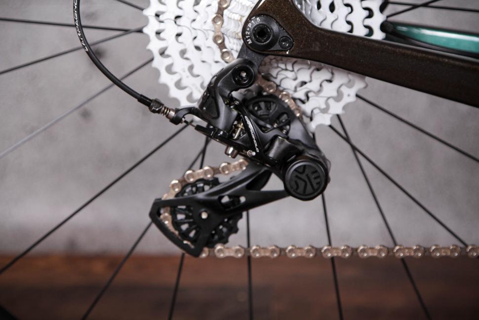 2022 Tifosi Cavazzo Disc Ekar 13x - rear mech.jpg