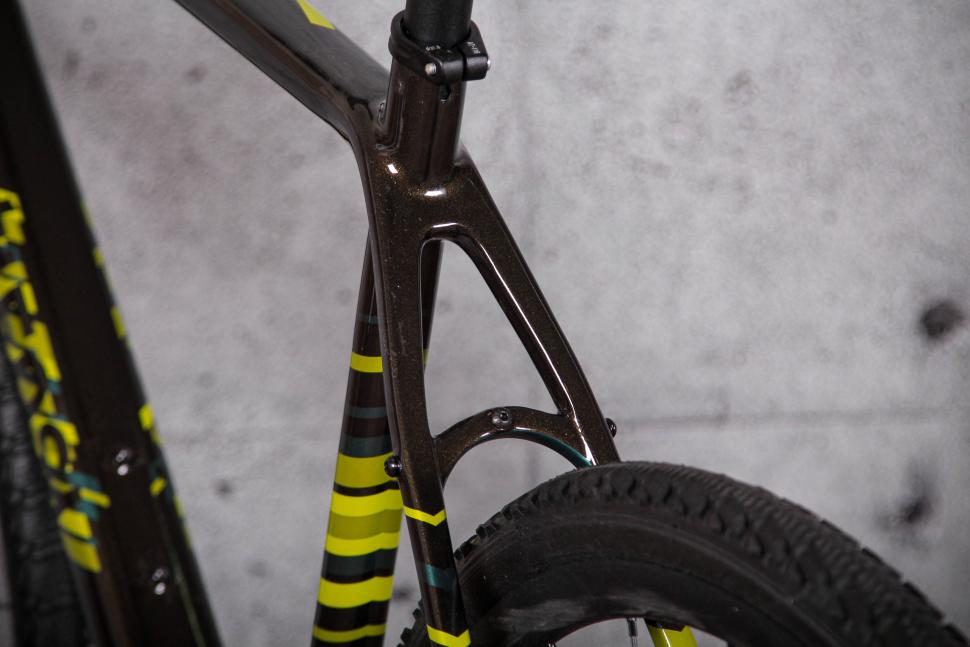 2022 Tifosi Cavazzo Disc Ekar 13x - seat stays.jpg