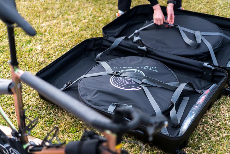 2022 Topeak Pakgo X in use 15.jpg