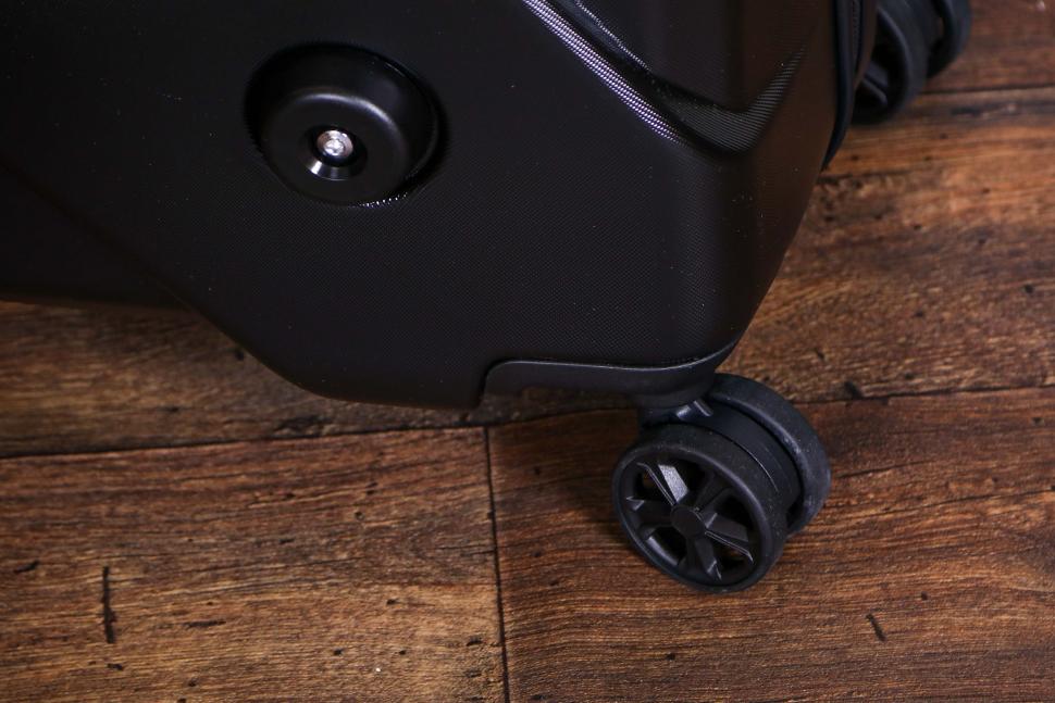 2022 Topeak Pakgo X - wheel 1.jpg