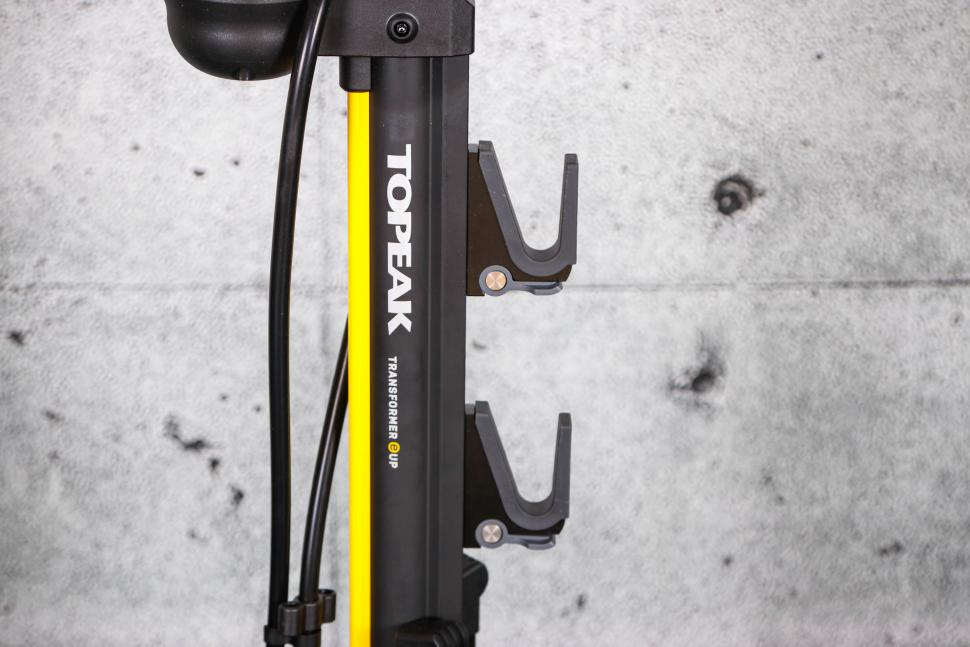 2022 Topeak Transformer Eup Floor Pump - hooks 2.jpg
