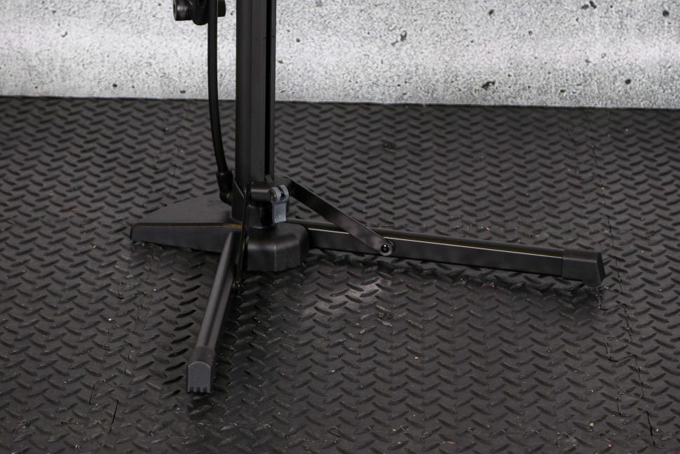 2022 Topeak Transformer Eup Floor Pump - legs unfolded.jpg