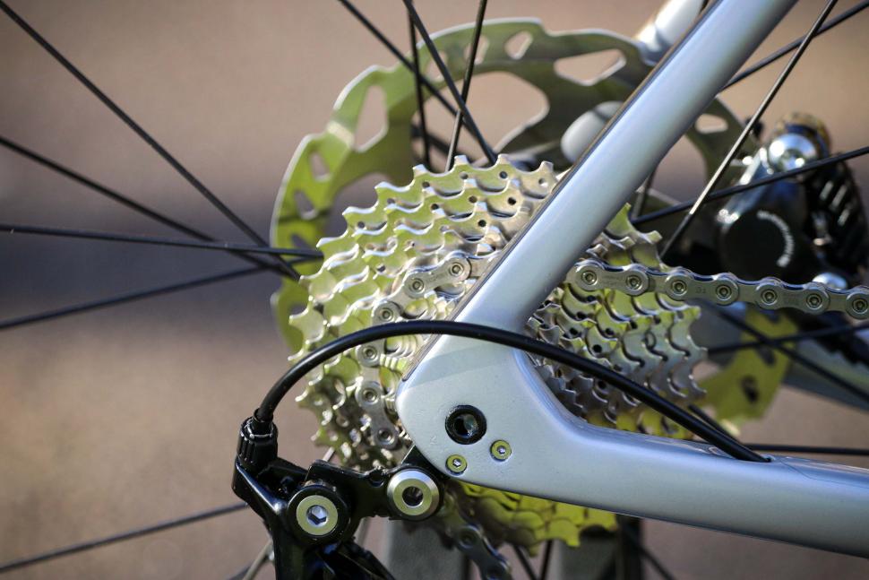 2022 Trek Emonda SL 5 Disc - cassette.jpg