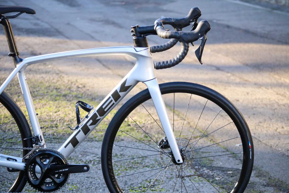 2022 Trek Emonda SL 5 Disc - front.jpg