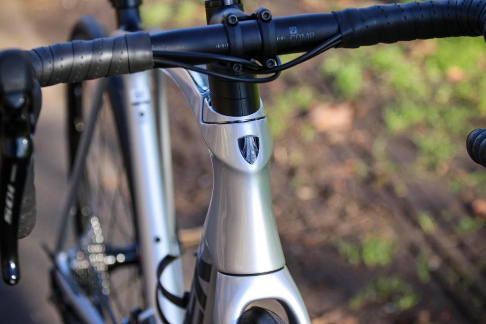 2022 Trek Emonda SL 5 Disc - head tube badge.jpg