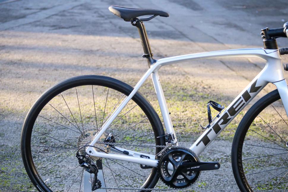 2022 Trek Emonda SL 5 Disc - rear.jpg