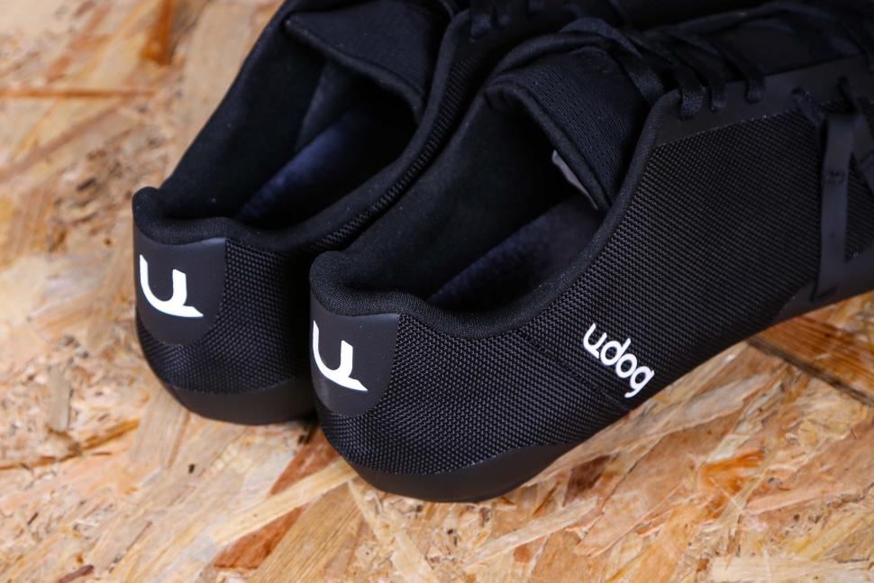 2022 UDOG Tensione Pure Black - heels.jpg