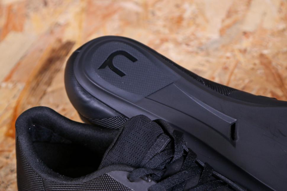 2022 UDOG Tensione Pure Black - sole heel.jpg
