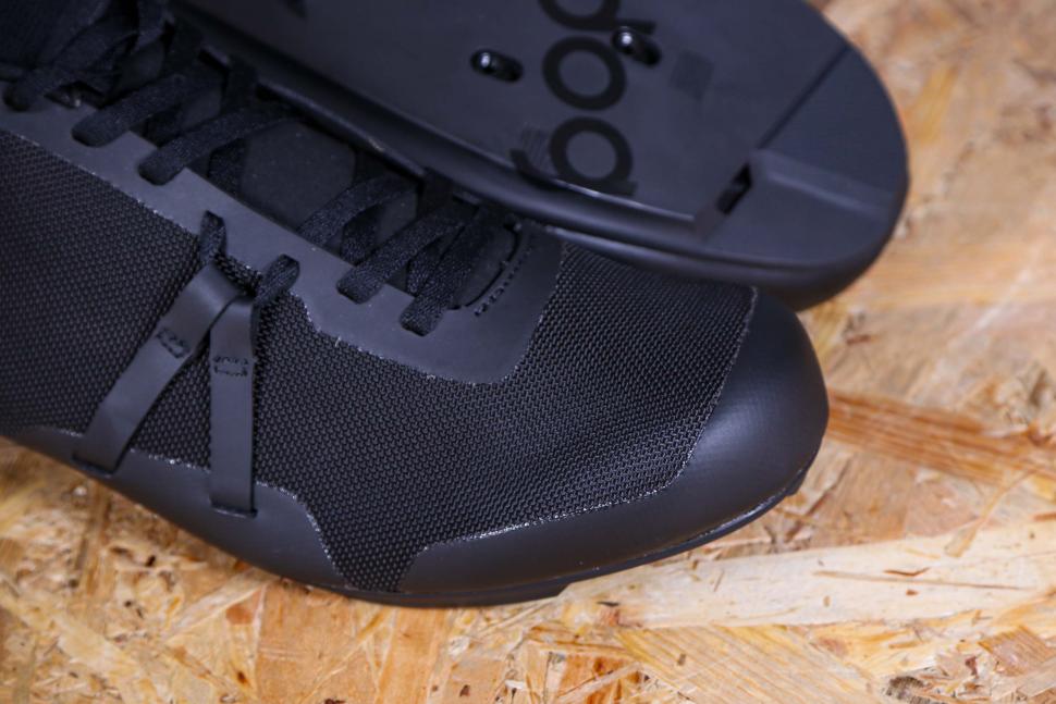 2022 UDOG Tensione Pure Black - toe.jpg