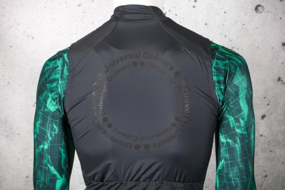 2022 Universal Colours Chroma Insulated Unisex Gilet - shoulders.jpg