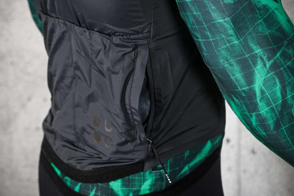 2022 Universal Colours Chroma Insulated Unisex Gilet - zip pocket.jpg