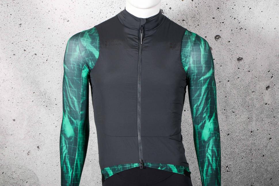 2022 Universal Colours Chroma Insulated Unisex Gilet.jpg