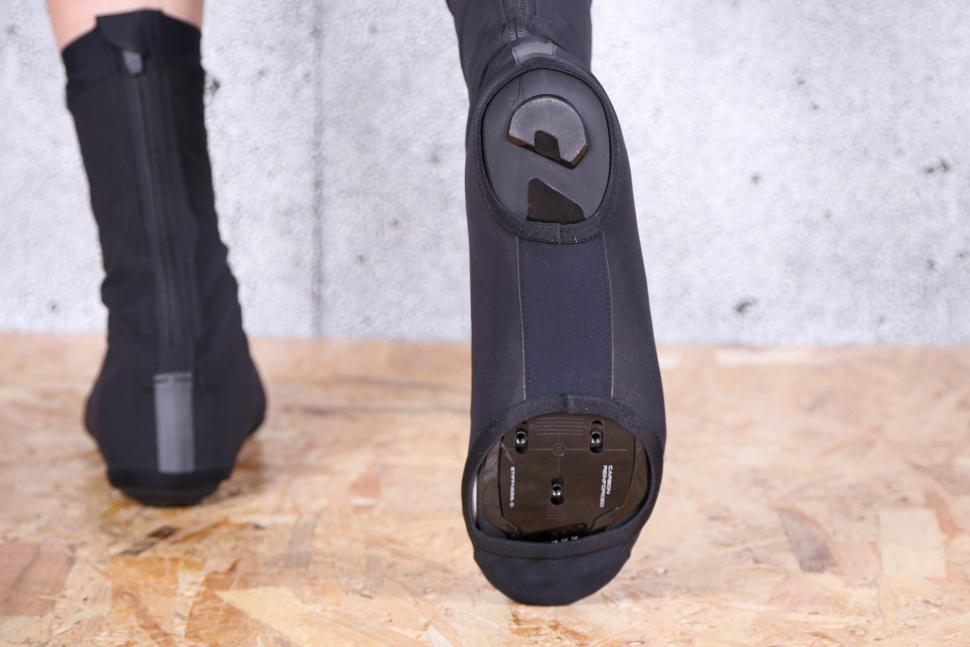 2022 Universal Colours Mono Overshoes - sole.jpg