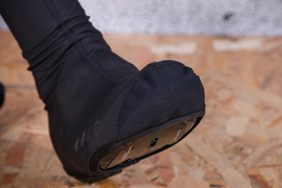 2022 Universal Colours Mono Overshoes - toe.jpg