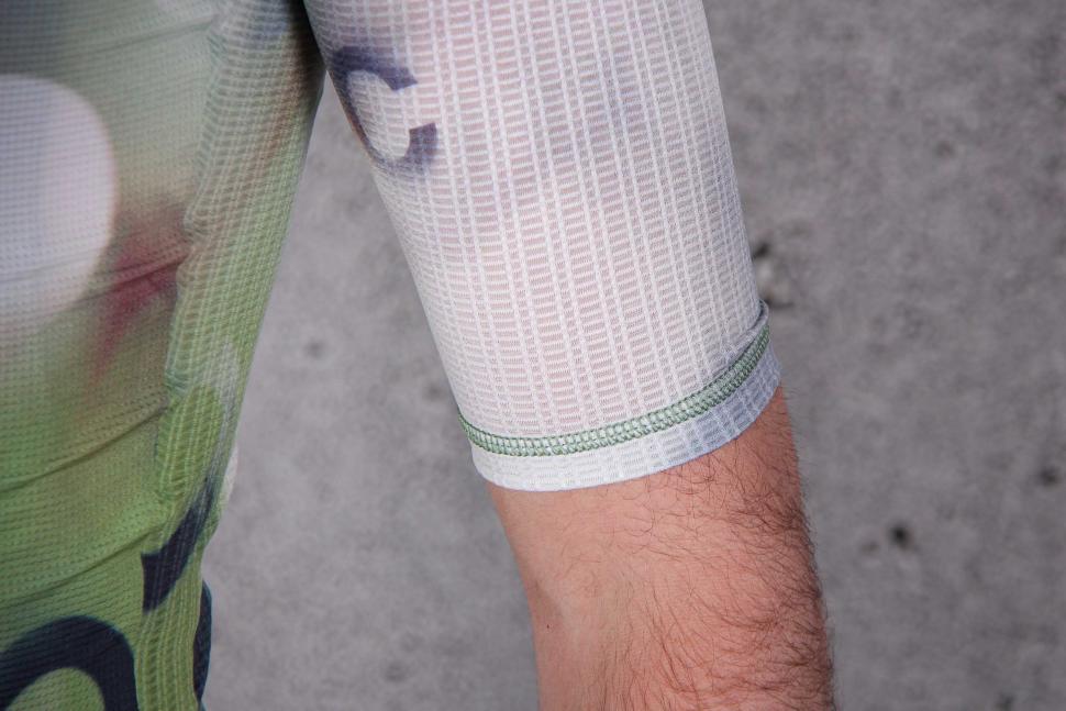 2022 Universal Colours Spectrum Light Men’s Short Sleeve Jersey - cuff.jpg