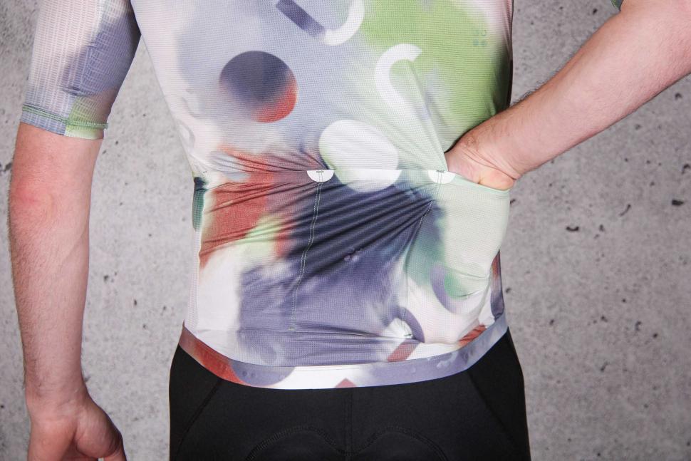 2022 Universal Colours Spectrum Light Men’s Short Sleeve Jersey - pockets.jpg