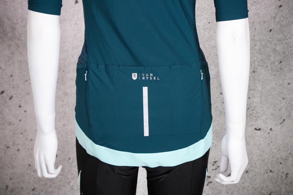 2022 Van Rysel RCR Women's Short-Sleeved Cycling Jersey - pockets.jpg