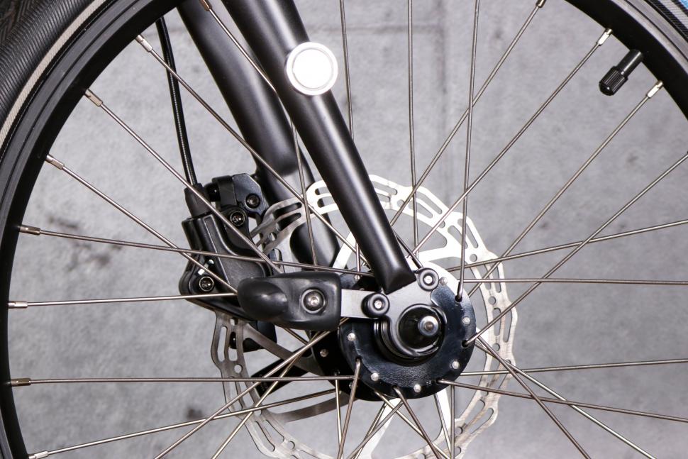 2022 Vello Rocky folding bike - folding clamp.jpg