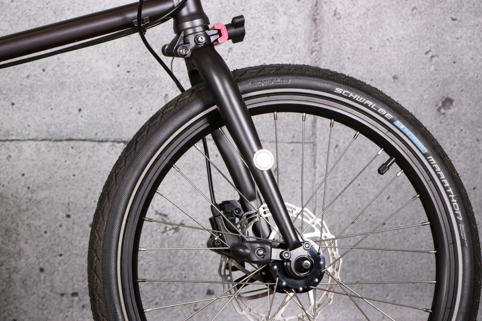 2022 Vello Rocky folding bike - fork.jpg