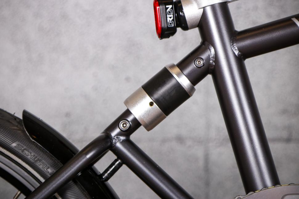 2022 Vello Rocky folding bike - rear stopper.jpg
