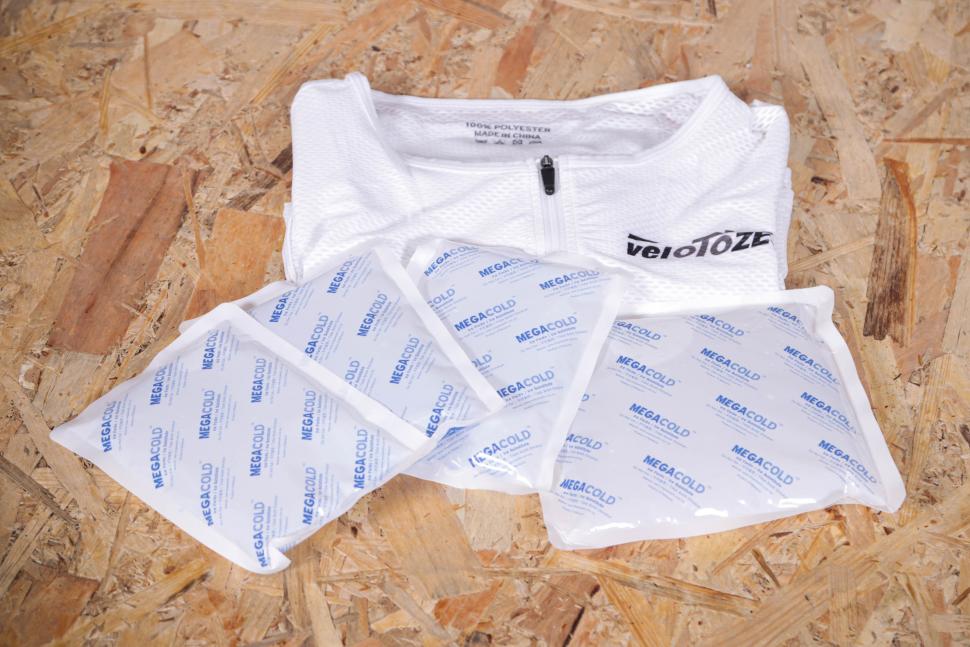 Velotoze Cooling Vest with Cooling Packs Not your standard baselayer