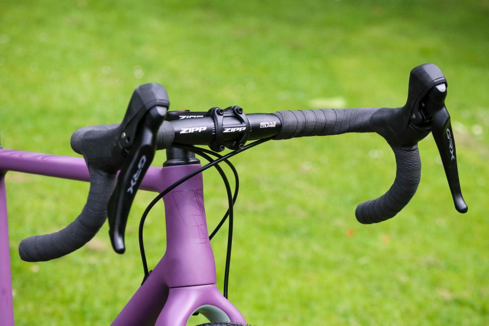 2022 Vielo V+1 Strato - bars 1.jpg