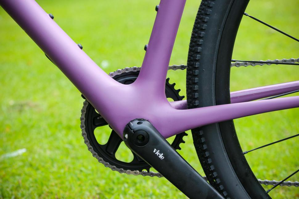 2022 Vielo V+1 Strato - bottom bracket.jpg