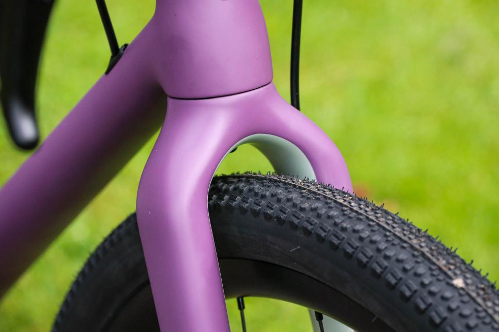 2022 Vielo V+1 Strato - fork clearance.jpg
