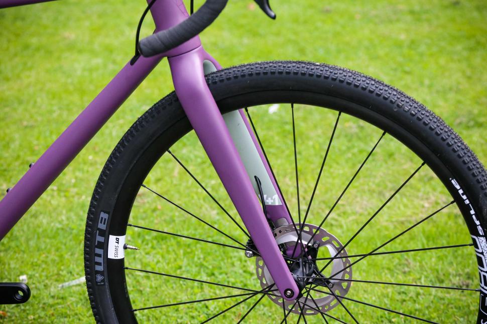 2022 Vielo V+1 Strato - fork.jpg