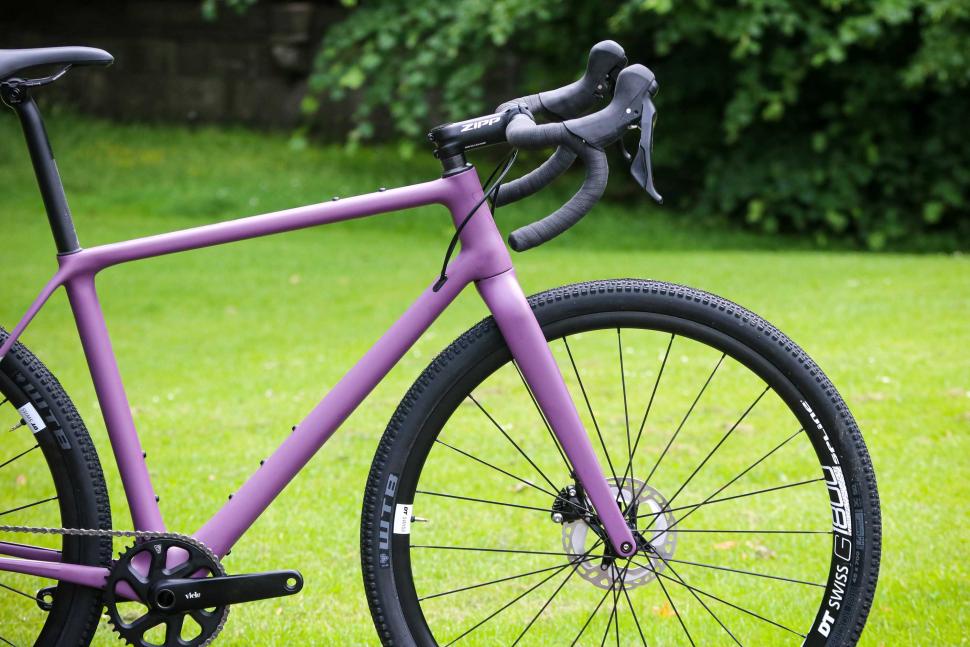 2022 Vielo V+1 Strato - front.jpg