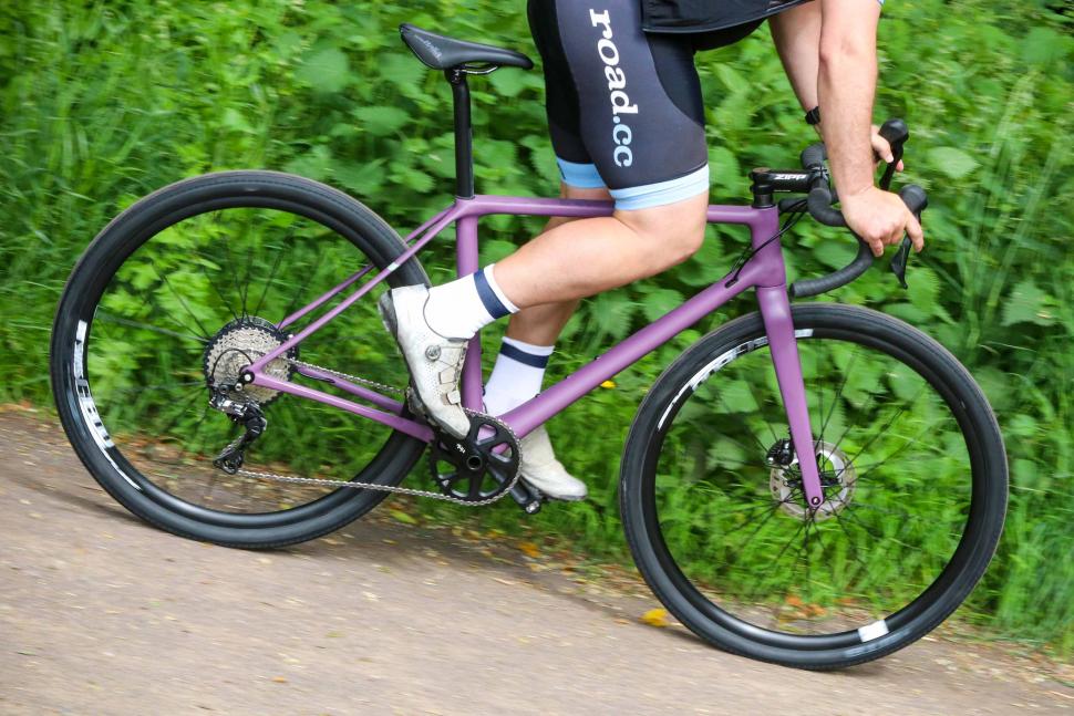 2022 Vielo V+1 Strato - riding 1.jpg
