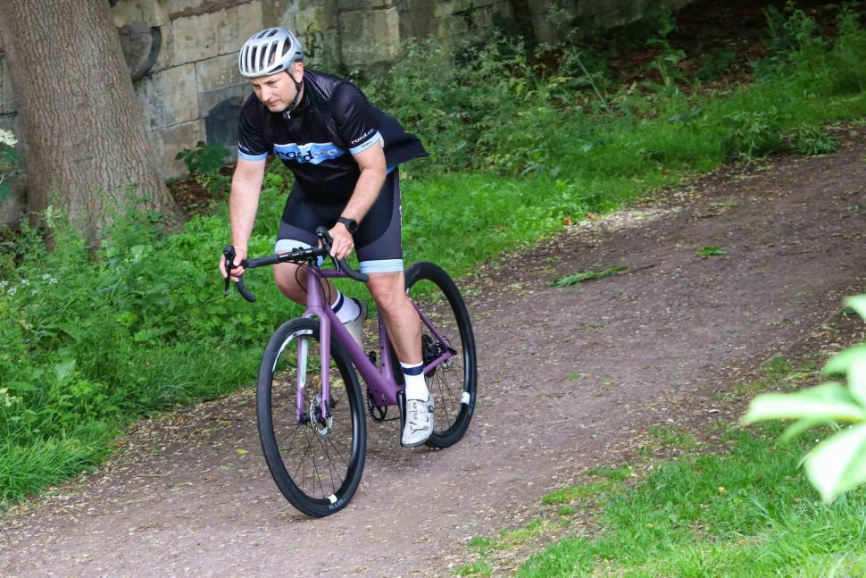 2022 Vielo V+1 Strato - riding 3.jpg