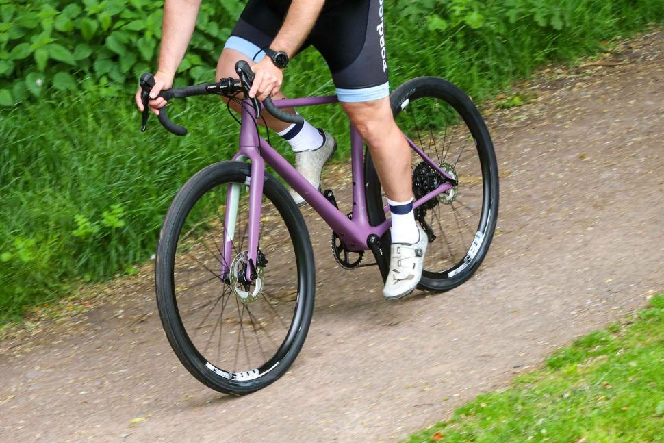 2022 Vielo V+1 Strato - riding 4.jpg