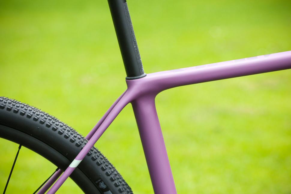 2022 Vielo V+1 Strato - seat tube junction.jpg