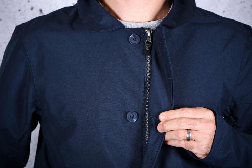 2022 Vulpine Mens Regent Mac - zip and buttons.jpg