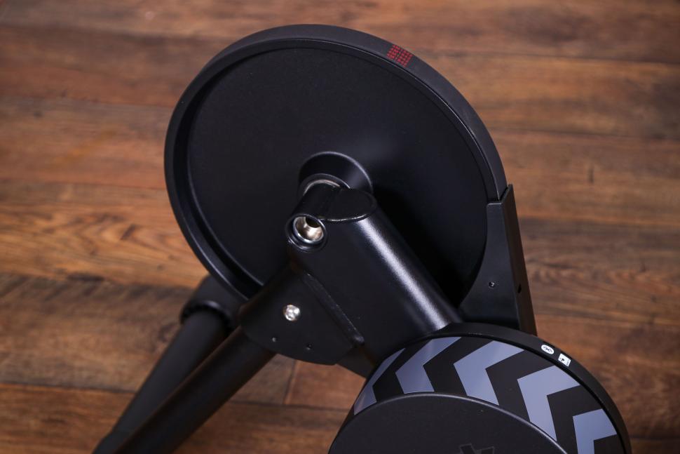 2022 Wahoo KICKR CORE Smart Trainer - flywheel.jpg