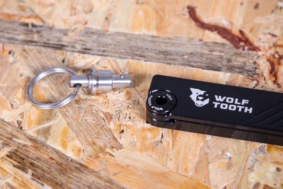 2022 Wolf Tooth 6-Bit Hex Wrench Multi-Tool with Keyring - keyring and tool lock.jpg
