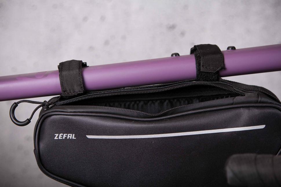2022 Zefal Adventure Frame Bag - zip.jpg